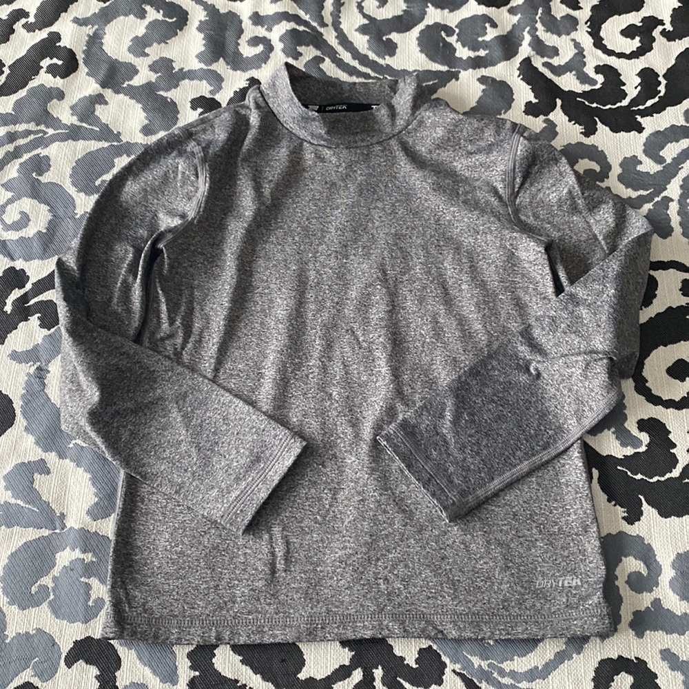 Boy’s Small (8) Tek Gear DryTek Mock turtleneck